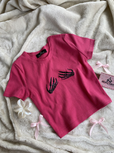 کراپ تیشرت سرخابی طرح اسکلت